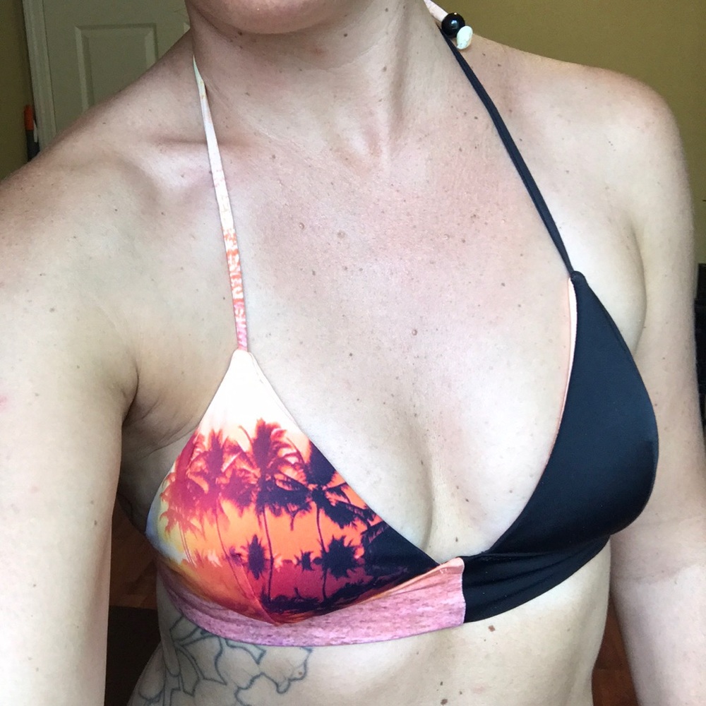 Victoria’s Secret Small Triangle Bikini Top - Picture 7 of 7